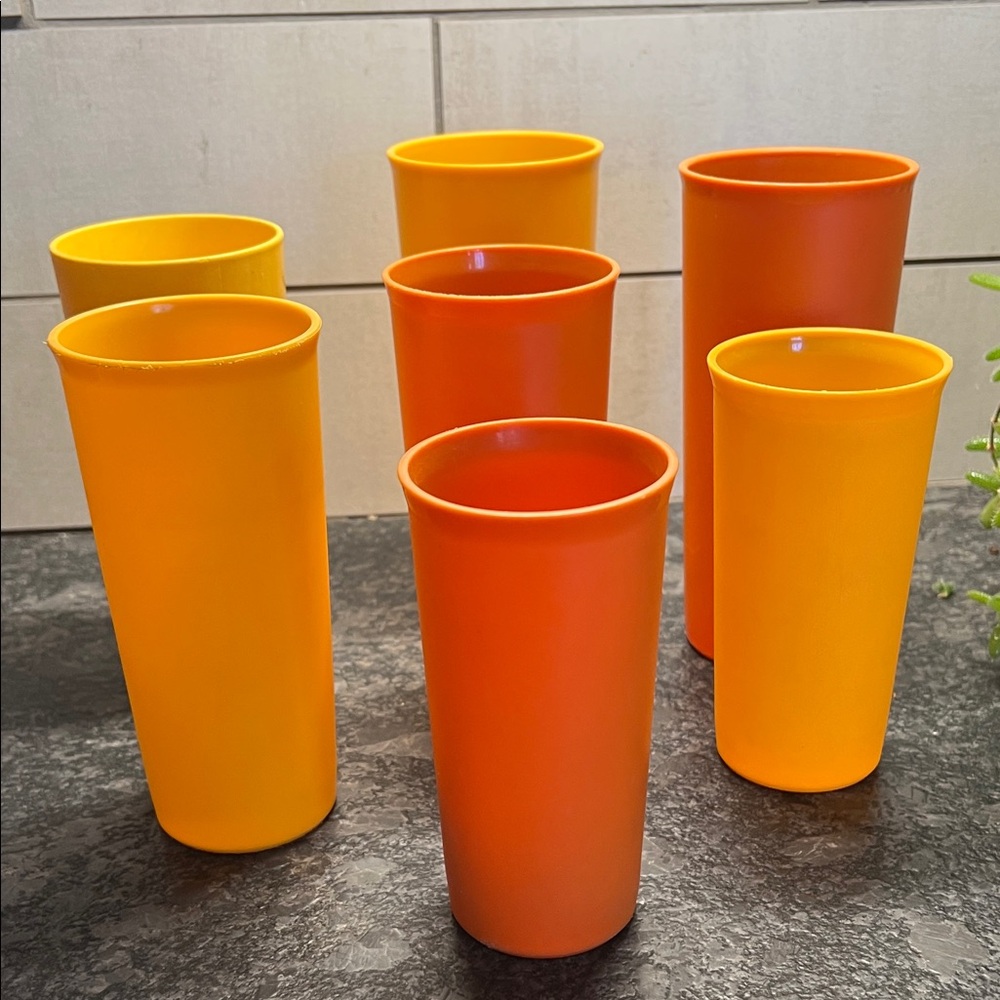 Set of 7 Vintage Tupperware Vibrant Orange and Yellow Tumblers. Exc condition